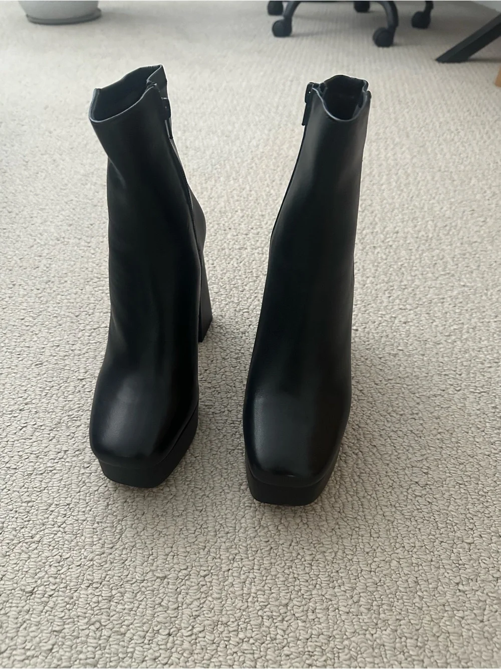 Aldo Black Platform Ankle Boots - Sleek Women's Fashion Boot